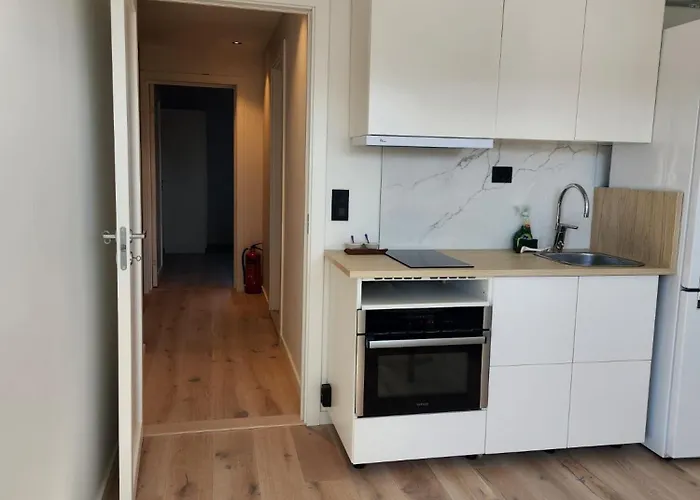 Modern Med Fin Utsikt Fra Terrassen *